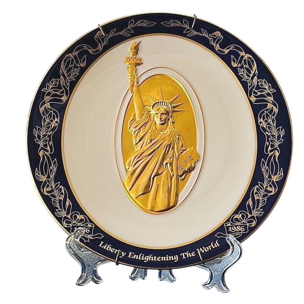 Statue of Liberty Plate 1986 Collectible 24K Gold Decor Vintage 3D Art